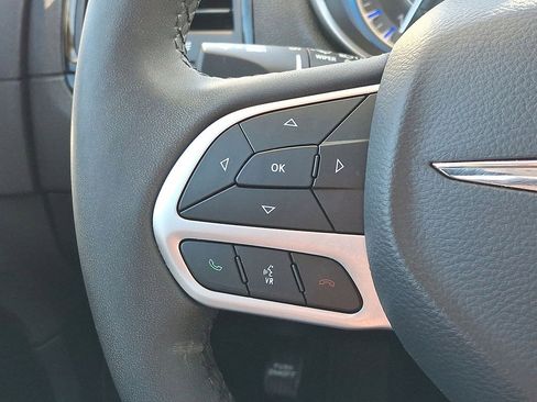 Certified 2023 Chrysler 300 Touring image 17