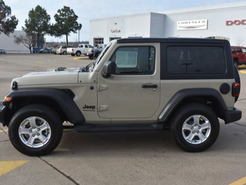 Used 2022 Jeep Wrangler Sport S image 8