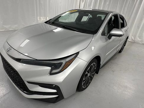 Used 2023 Toyota Corolla SE w/ Carpet Mat Package (TMS) image 7
