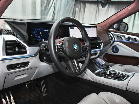 Used 2025 BMW XM image 26