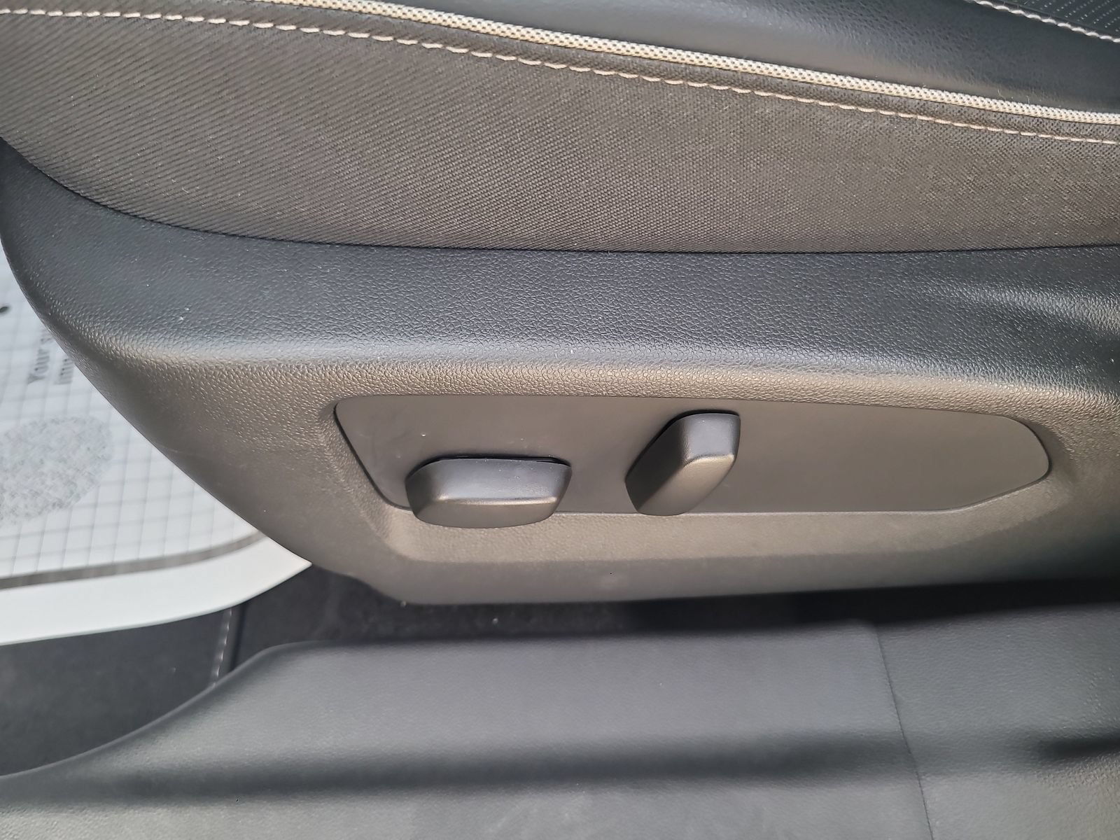 Used 2023 Buick Envision Essence FWD image 12