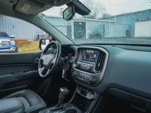 Used 2017 Chevrolet Colorado Z71 image 10