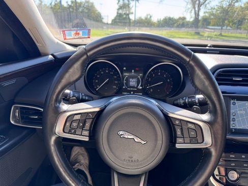 Used 2018 Jaguar XE Prestige AWD/4WD image 17