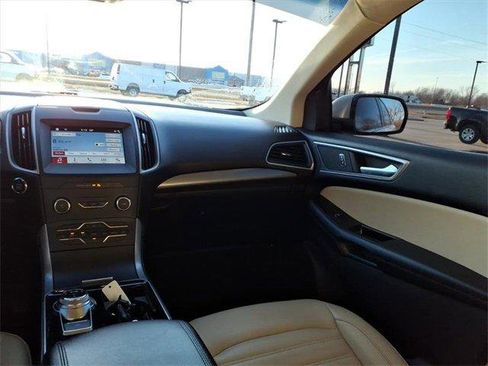 Used 2019 Ford Edge SEL w/ Equipment Group 201A image 9