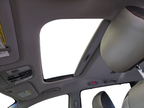 Used 2021 Kia Sedona SX FWD image 13