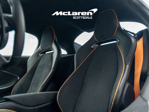 Used 2023 McLaren Artura RWD image 11