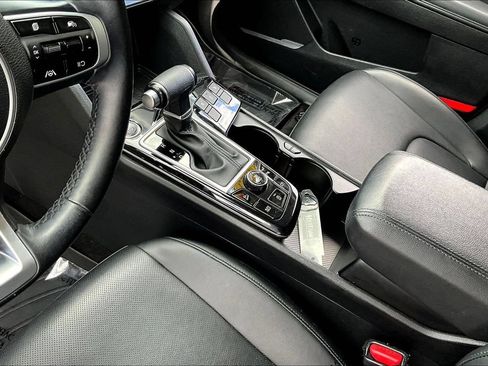 Certified 2023 Kia Sportage EX AWD/4WD image 17