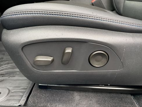 Used 2024 Chevrolet Equinox EV LT FWD image 14