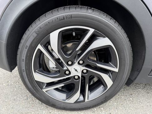 Used 2023 Chevrolet Bolt LT w/ Infotainment Package FWD image 50