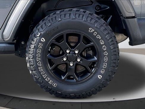 Certified 2023 Jeep Wrangler Willys image 35
