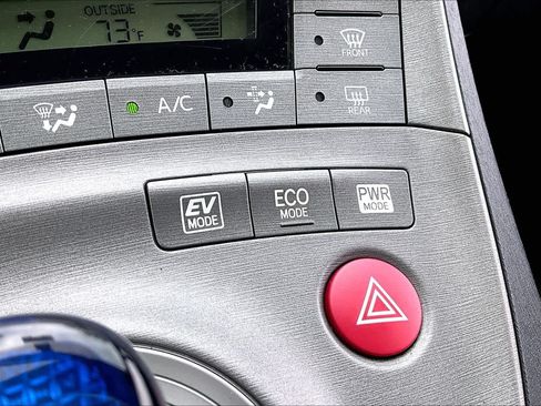 Used 2015 Toyota Prius Two FWD image 35