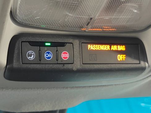 Used 2023 Chevrolet Bolt LT w/ Driver Confidence Package FWD image 9