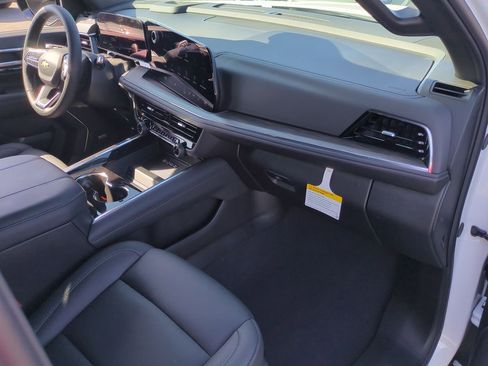 New 2026 Chevrolet Suburban LT w/ Comfort Package image 29