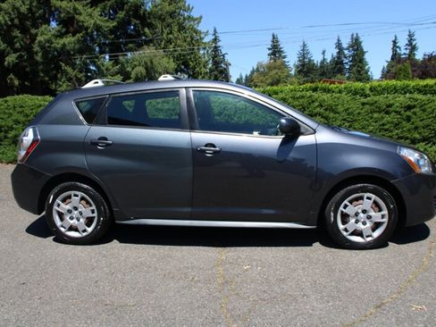 Used 2009 Pontiac Vibe AWD w/ Sun And Sound Package image 12