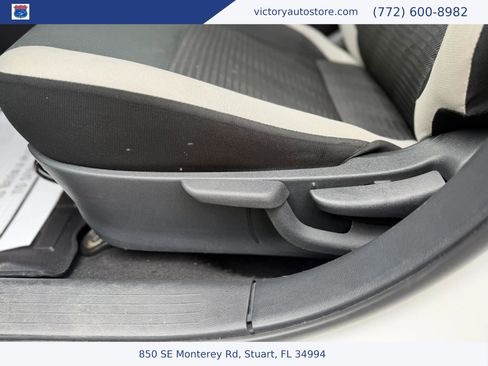 Used 2020 Nissan Versa SV FWD image 11