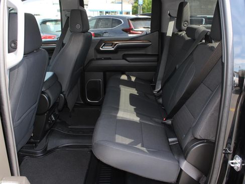 Used 2022 Chevrolet Silverado 1500 RST w/ Z71 Off-Road Package AWD/4WD image 16