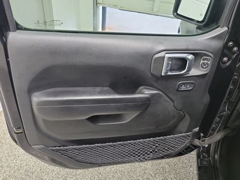 Used 2023 Jeep Wrangler Unlimited Sport AWD/4WD image 17