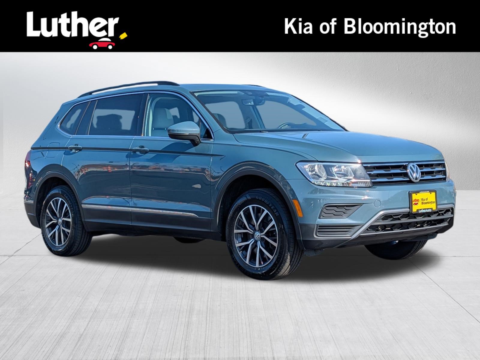 Used 2020 Volkswagen Tiguan SE w/ Panoramic Sunroof Package AWD/4WD image 1