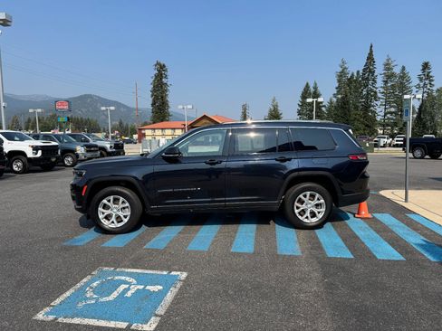 Used 2023 Jeep Grand Cherokee L Limited w/ Luxury Tech Group II image 4