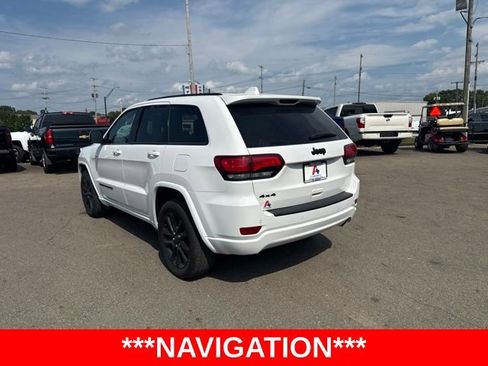 Used 2021 Jeep Grand Cherokee Laredo X AWD/4WD image 5