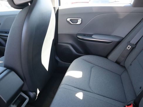 New 2025 Kia K4 LXS image 16