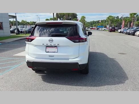 Used 2025 Nissan Rogue SV FWD image 32