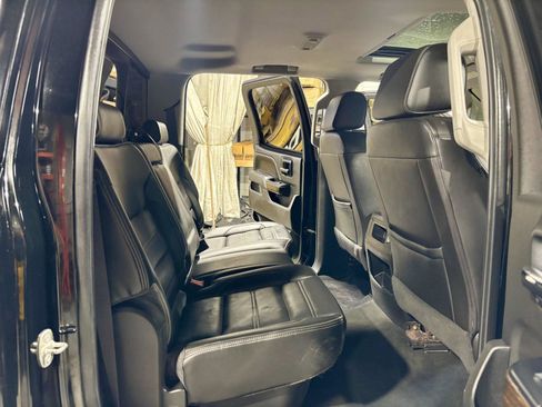 Used 2017 GMC Sierra 2500 Denali w/ Duramax Plus Package AWD/4WD image 9