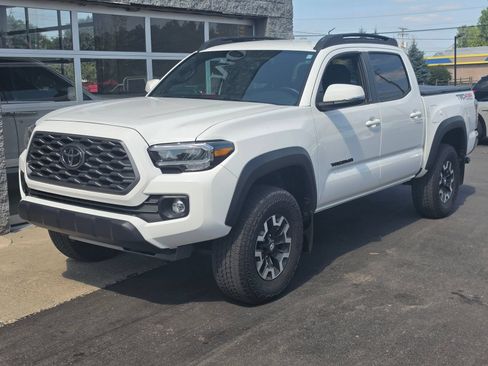 Used 2023 Toyota Tacoma TRD Off-Road AWD/4WD image 1