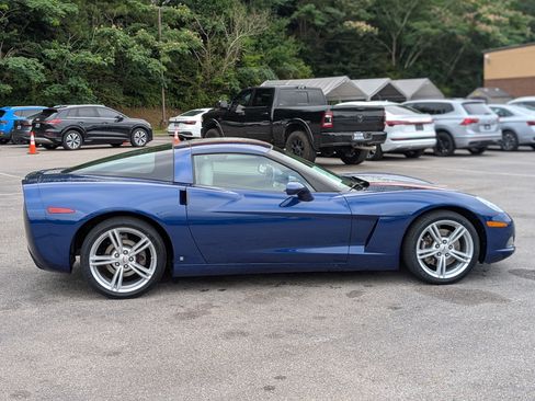 Used 2007 Chevrolet Corvette Coupe w/ Preferred Equipment Group RWD image 10