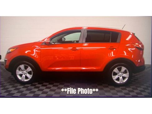 Used 2011 Kia Sportage EX image 1