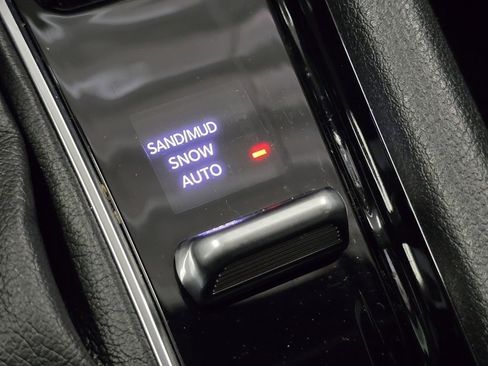 Used 2024 Jeep Compass Limited image 7