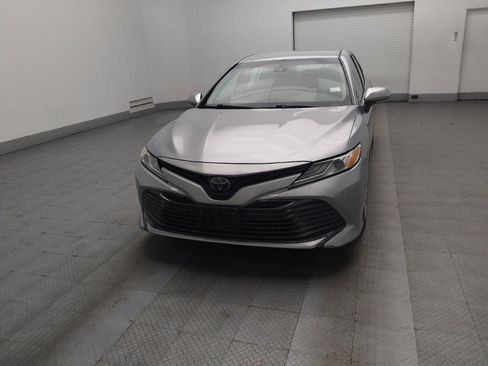 Used 2018 Toyota Camry XLE image 15