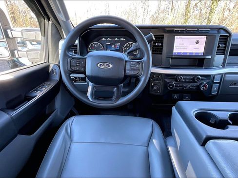 Certified 2023 Ford F250 XL AWD/4WD image 5