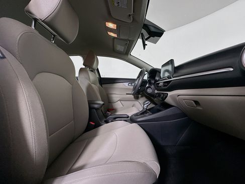 Used 2019 Kia Forte LXS FWD image 29