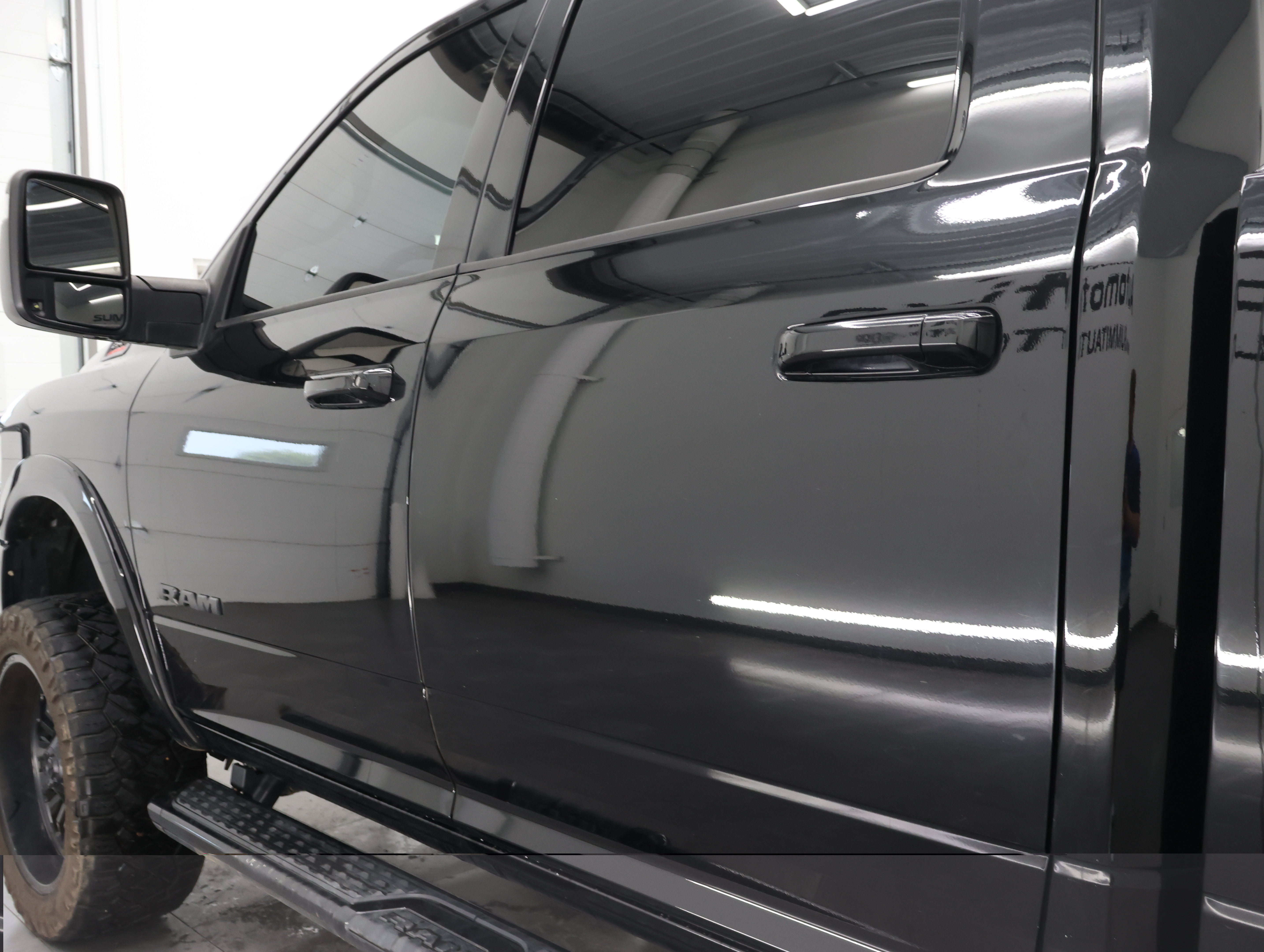 Used 2024 RAM 2500 Big Horn w/ Night Edition AWD/4WD image 27