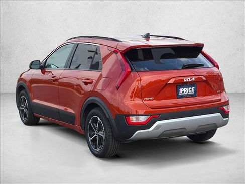 Used 2023 Kia Niro LX FWD image 7