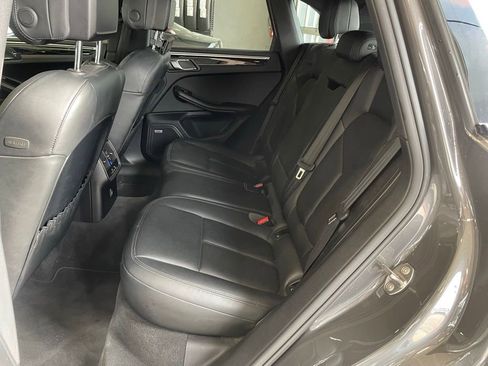 Used 2018 Porsche Macan S image 20