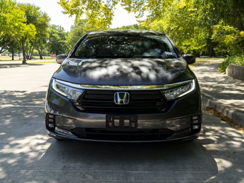 Used 2024 Honda Odyssey EX-L image 3
