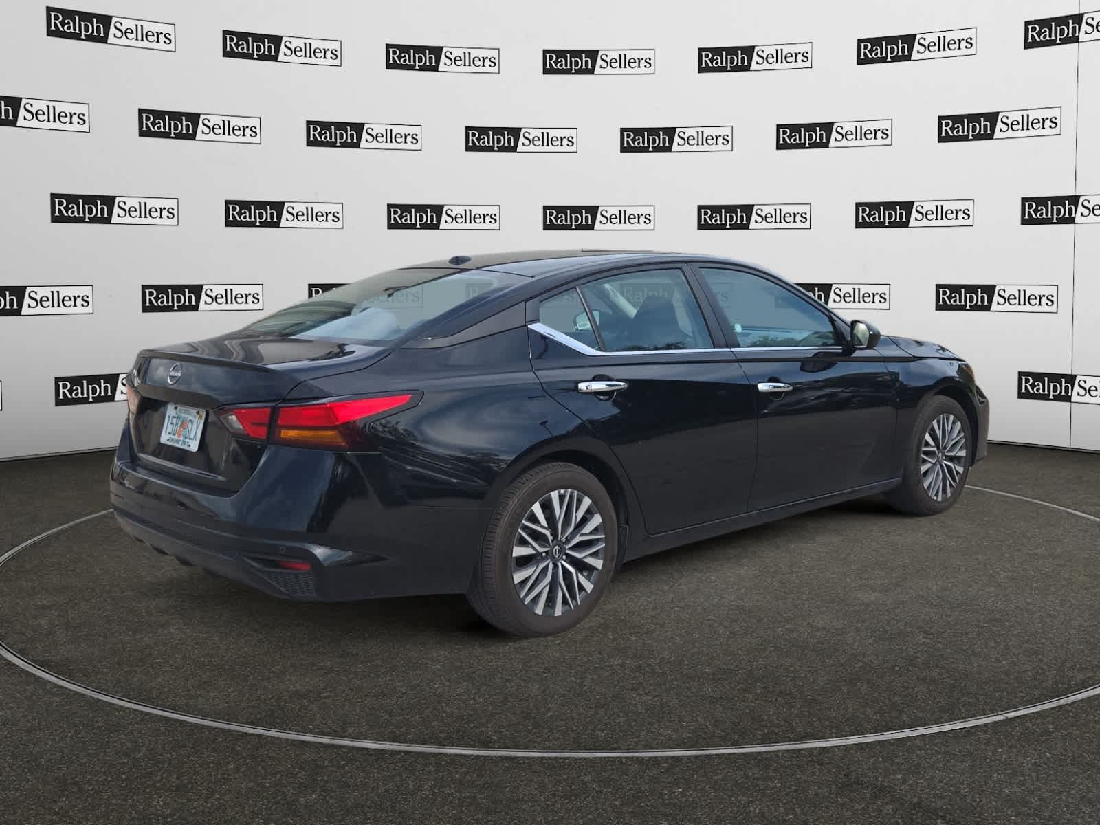 Used 2025 Nissan Altima 2.5 SV FWD image 5