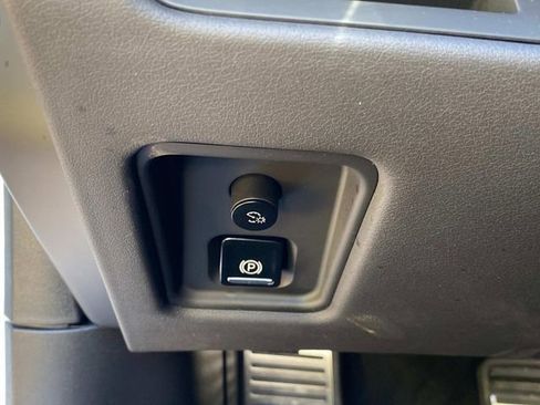 Used 2025 Chevrolet Corvette Stingray w/ Z51 Performance Package image 14