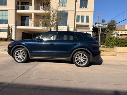 Used 2019 Porsche Cayenne image 2