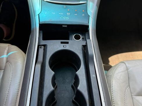 Used 2013 Lincoln MKZ AWD image 18