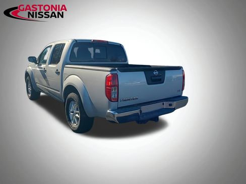 Used 2019 Nissan Frontier SV image 7