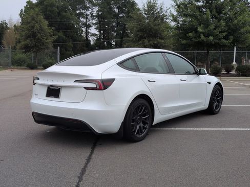 Used 2024 Tesla Model 3 Standard Range RWD image 4