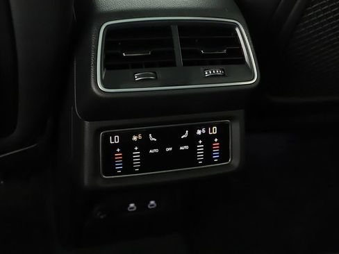 Certified 2022 Audi e-tron Premium image 22