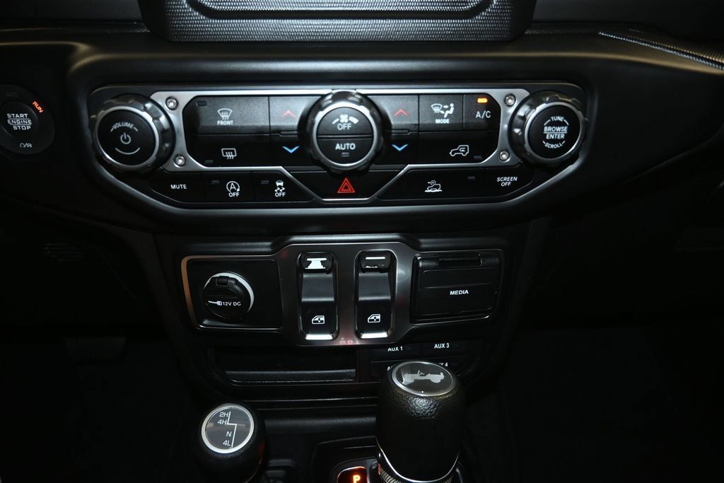 Used 2021 Jeep Wrangler Sport AWD/4WD image 17