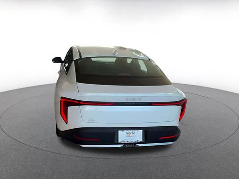 Used 2025 Kia K4 LXS image 11