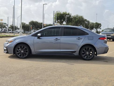 Used 2023 Toyota Corolla SE FWD image 6