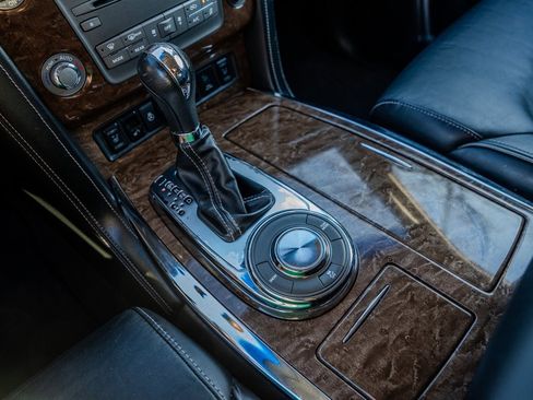 Used 2017 INFINITI QX80 2WD w/ Driver Assistance Package image 22