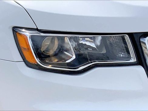 Used 2020 Jeep Grand Cherokee Limited image 25